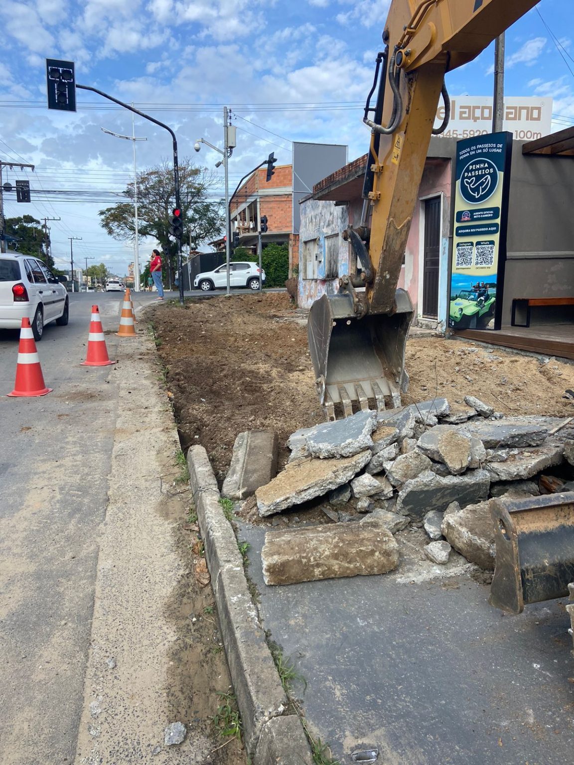 PENHA – Ruas da Armação e do Gravatá recebem drenagem, pavimentação e reforma de calçadas