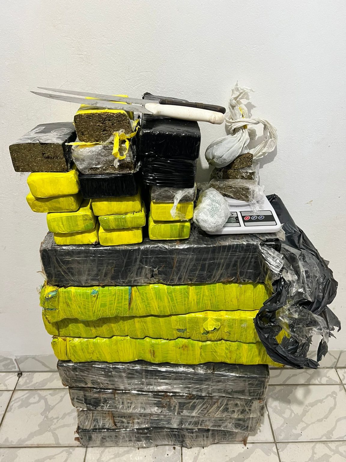 DIC Blumenau prende traficante com 100 quilos de maconha avaliada em R$ 150 mil