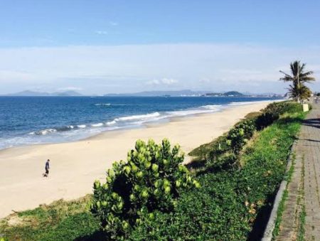 Adolescente de 15 anos é agredido na praia em Barra Velha