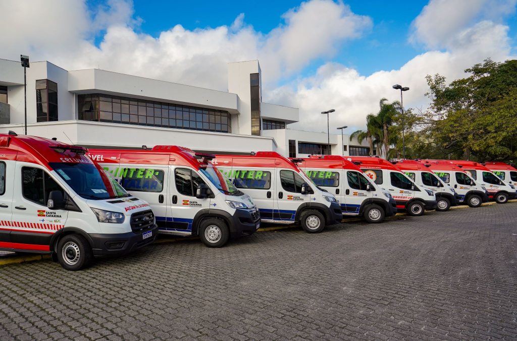 Governo de SC entrega 21 novas ambulâncias ao SAMU e ao Serviço Inter-hospitalar: Blumenau e Itapema estão entre as beneficiadas