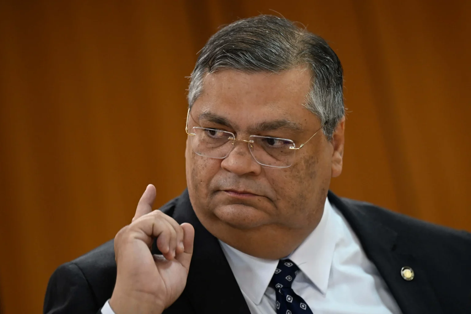 BOMBA: Dino diz ser impossível enviar imagens dele mesmo e do Ministério da Justiça