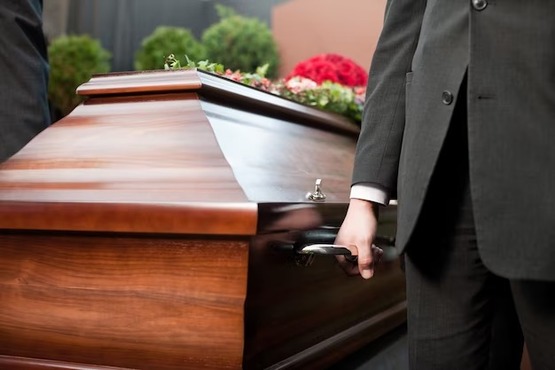 Funerária de SC é condenada após cortar cabelo de evangélica durante preparação do corpo