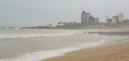 Frente fria provoca temporais e riscos de granizo em SC