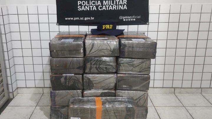 Policiais militares apreendem 312 kg de maconha em Imbituba
