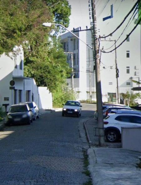 Mulher é agredida e estuprada em plena luz do dia em Santa Catarina: moradores de rua são linchados