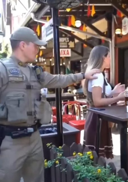 VÍDEO – PM de Blumenau orienta como se proteger e proteger os pertences durante 38ª Oktoberfest