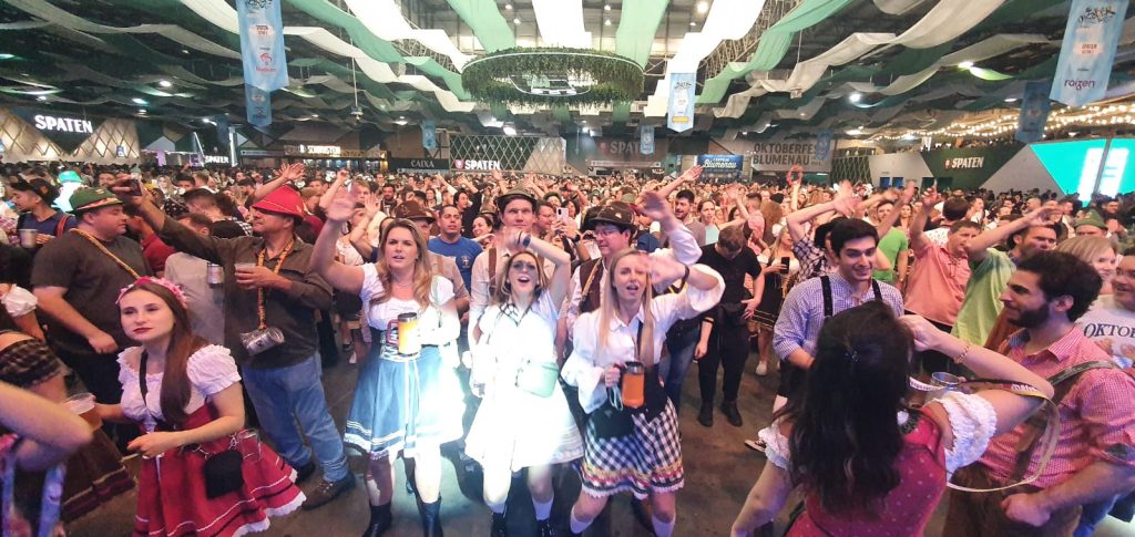 Símbolo de força e resiliência, Oktoberfest será retomada na quarta-feira, dia 11