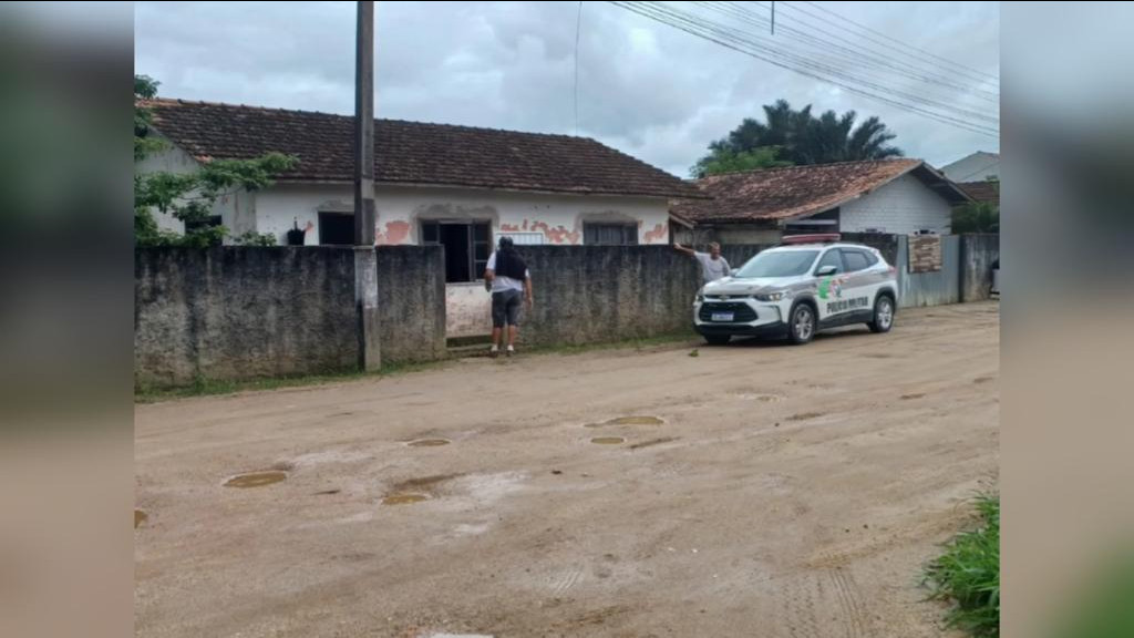 Em Santa Catarina idoso é encontrado morto no quintal da própria casa