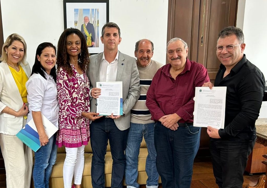 Prefeito de Barra Velha abre diálogo com PT buscando apoio para investimentos do PAC