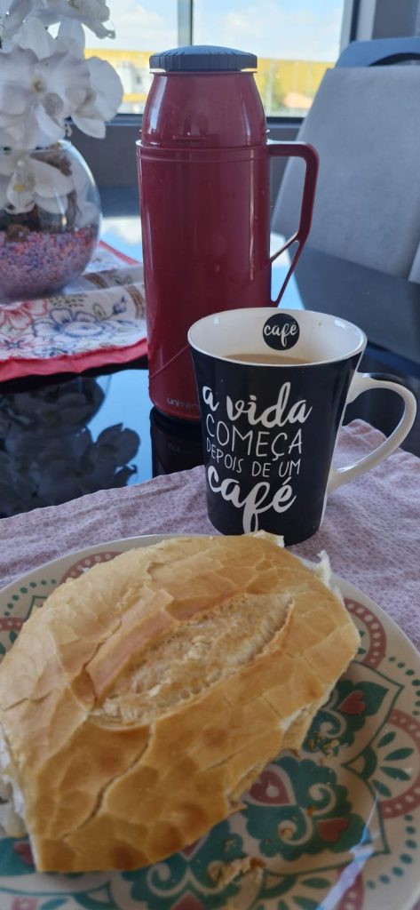 Descubra o limite de xícaras de café por dia para não viciar