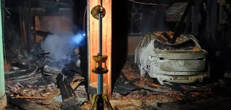 Rancho pega fogo e prejuízo ultrapassa os R$ 150 mil