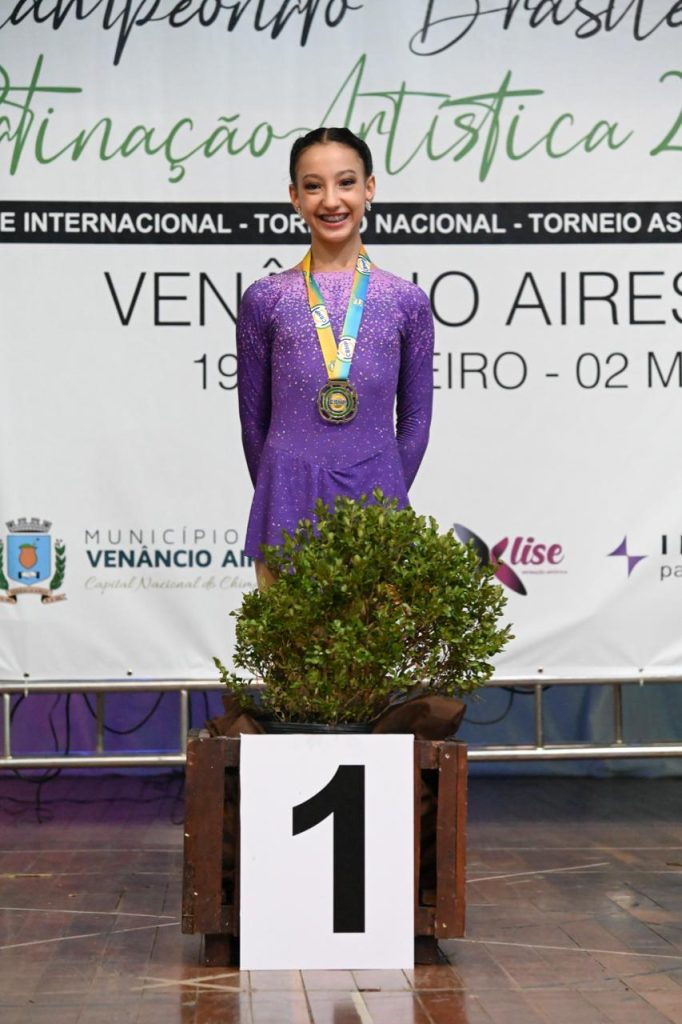 ORGULHO – Barravelhence leva o 1º lugar no Campeonato Brasileiro de Patinação Artística no RS