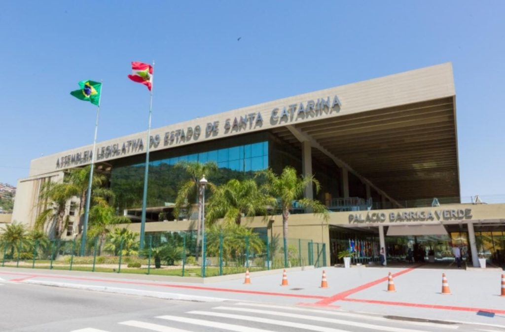 OPORTUNIDADE – Inscrições para concurso da Assembleia de SC terminam nesta quarta, 20