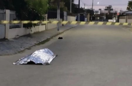 VÍDEO – Homem assassinado em Barra Velha era suspeito de furto: quarta execução em 12 horas