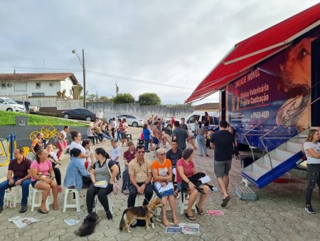 Programa de castração atende mais de 130 animais em São João do Itaperiú