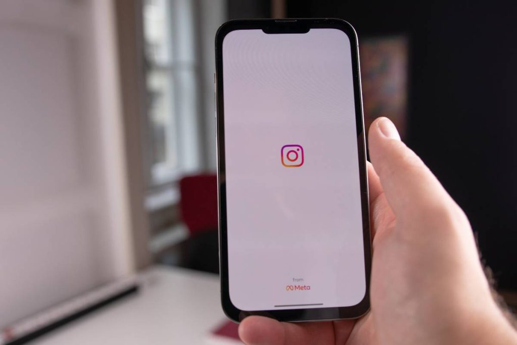 Nova atualização do Instagram permite comentários públicos nos stories