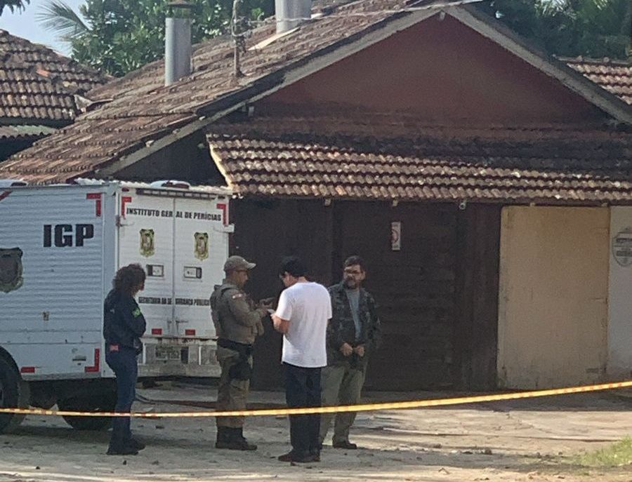 CRIME SEXUAL? Cadáver em decomposição é localizado em Barra Velha dentro de obra municipal