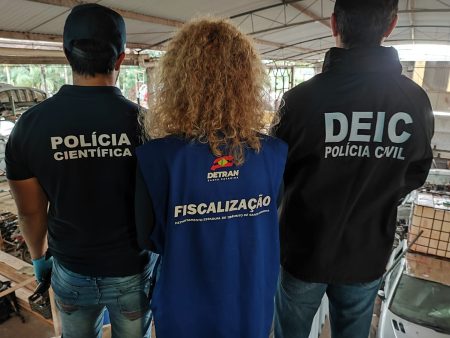 VÍDEO – DFRV estoura desmanche de veículos e prende em flagrante empresário de Gaspar