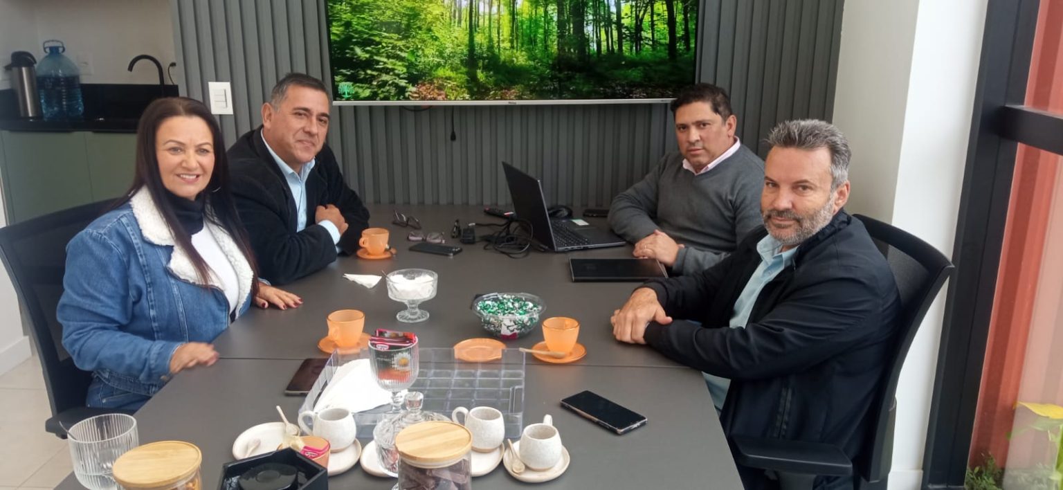 Lideranças do PP e MDB se reúnem para discutir projetos para Penha