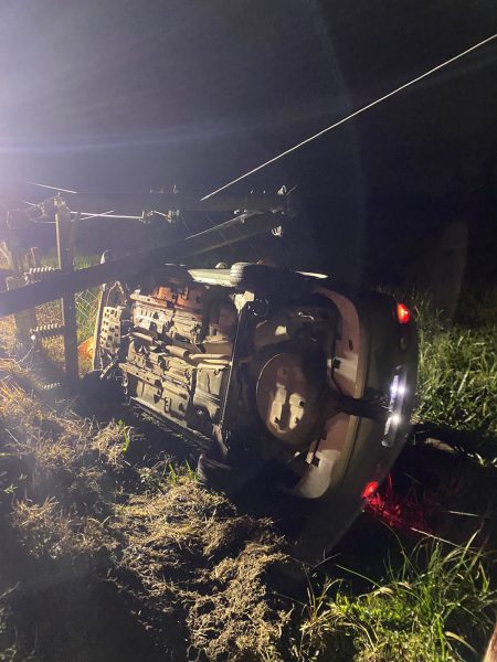 Motorista perde controle e colide com poste de energia em Santa Catarina