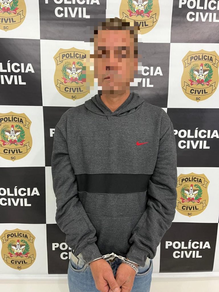 VÍDEO – Suspeito de tentar matar desconhecido por ter se ‘sentado ao lado’ é preso pela DIC em SC