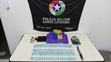 Em uma hora Polícia Militar apreende 12 kg de entorpecentes e prende três pessoas no Vale