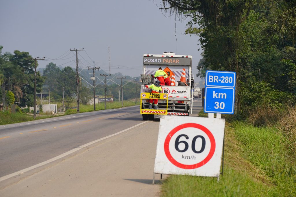 DNIT alerta para operações Pare e Siga na BR-280/SC em São Francisco do Sul até dia 30
