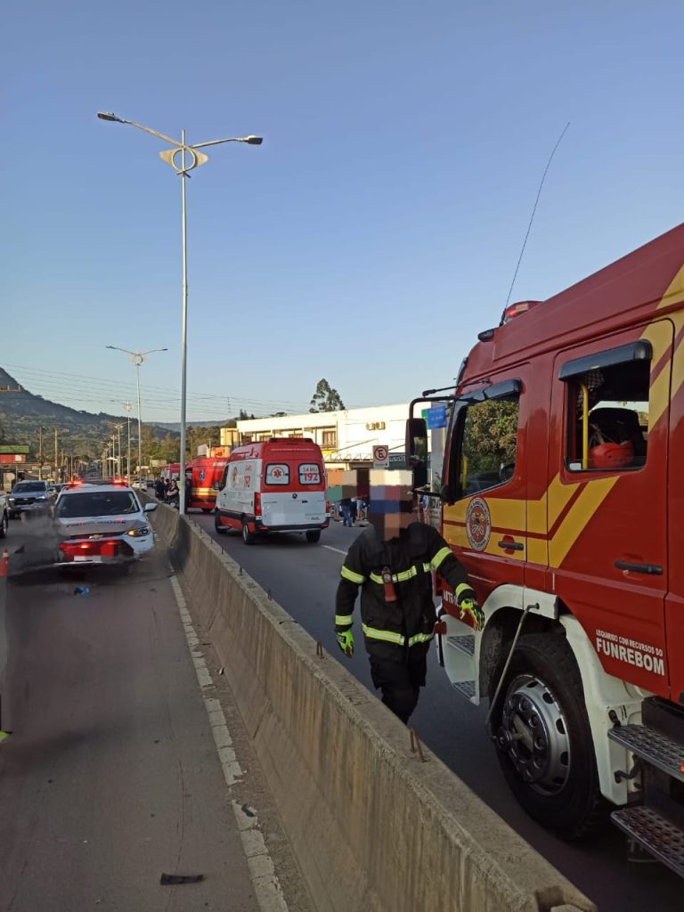Homem sofre acidente de moto é arremessado para outra pista, atropelado e morto em SC