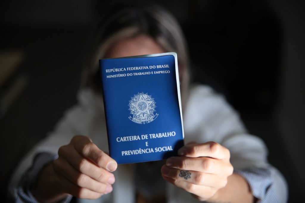 Número de vagas de emprego ofertadas pelo Sine de SC cresce 50% em um ano