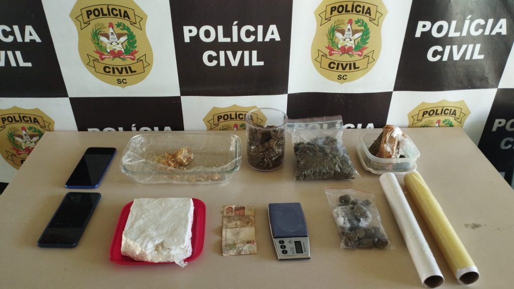 VÍDEO – DIC prende envolvido em crimes de tráfico de drogas no litoral Catarinense