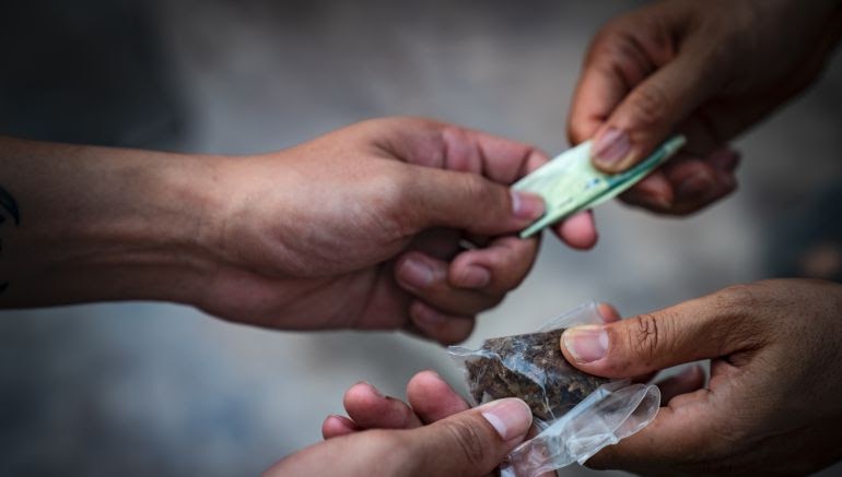Em SC homem mata amigo por desentendimento ligado ao tráfico de drogas