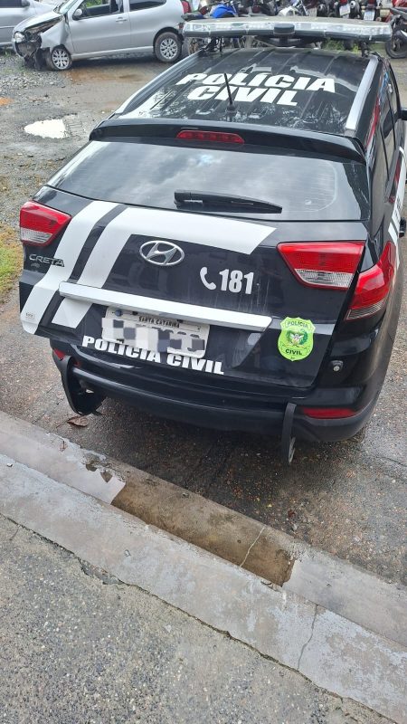 Polícia Civil prende foragido condenado por roubo e ameaça em SC