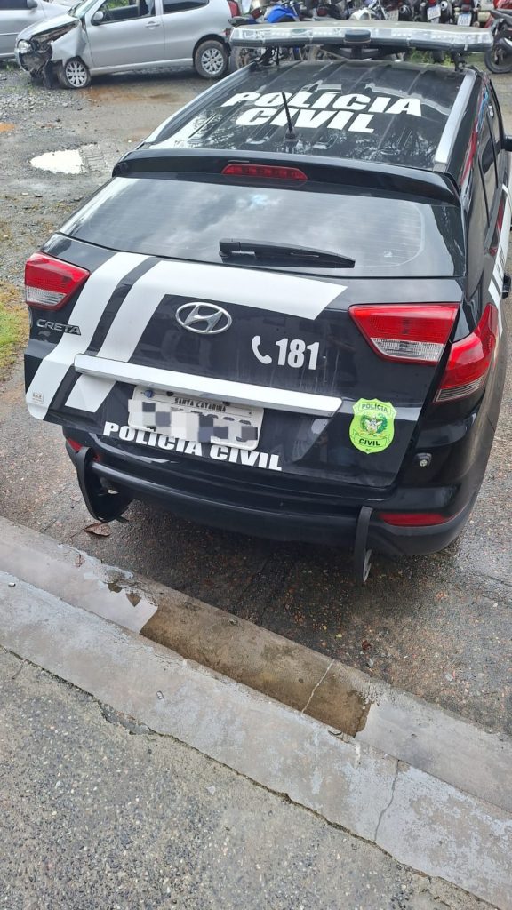 Polícia Civil prende foragido condenado por roubo e ameaça em SC