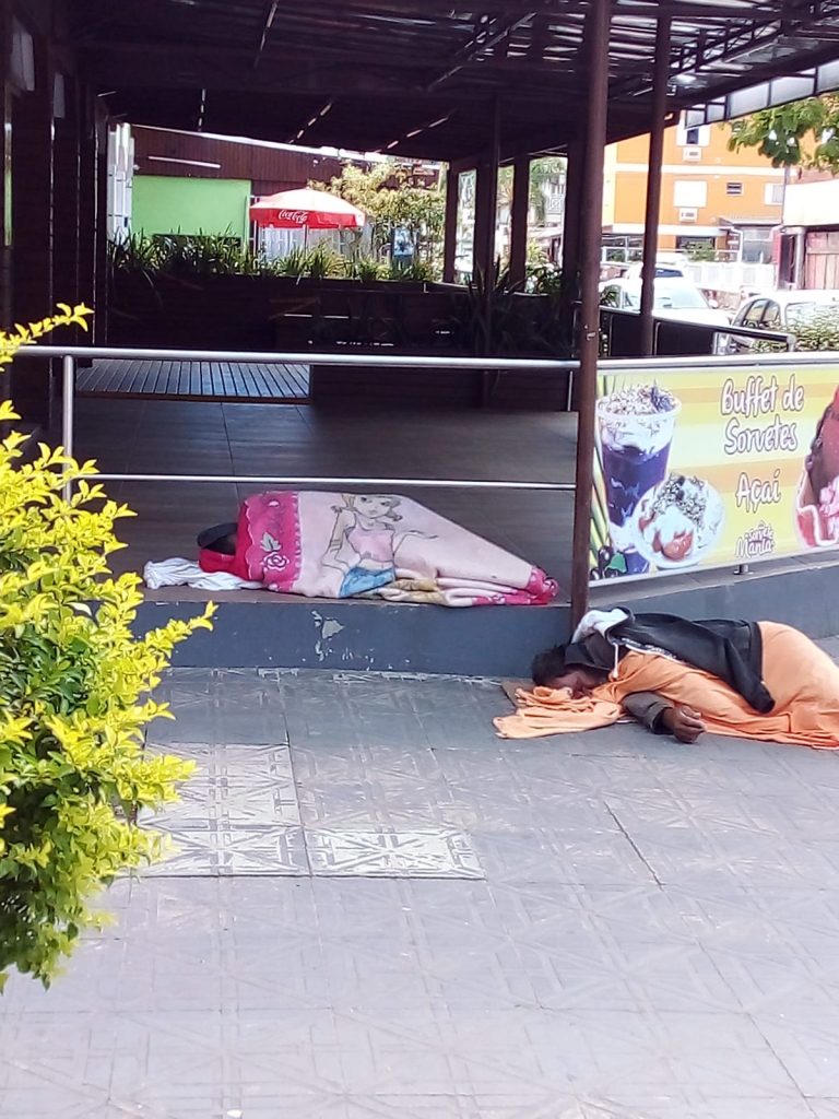 Moradores de rua de SC se envolvem em confusão, um deles é morto e PC prende suspeito