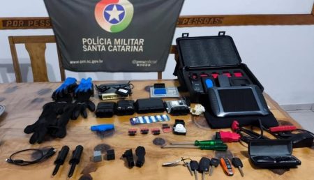 Polícia Militar prende em Barra Velha envolvidos em furto de veículos