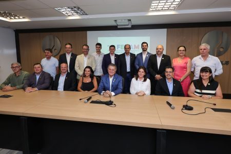 Prefeito de São João do Itaperiú é empossado durante evento da nova diretoria da FECAM