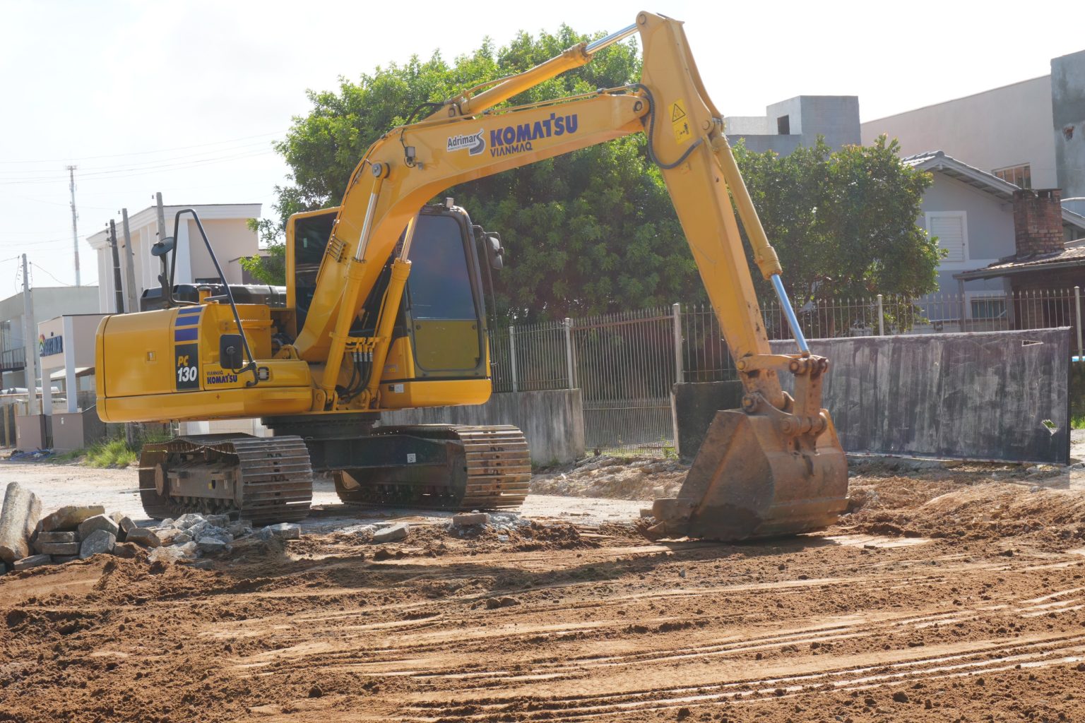 Em Piçarras operação tapa-buraco avança em obras de pavimentação: confira ruas atendidas