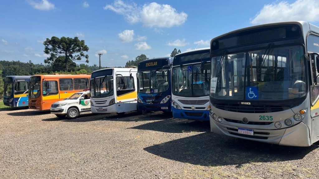 PM realiza fiscalização no transporte escolar de cidade em SC e revela irregularidades que colocam alunos em risco