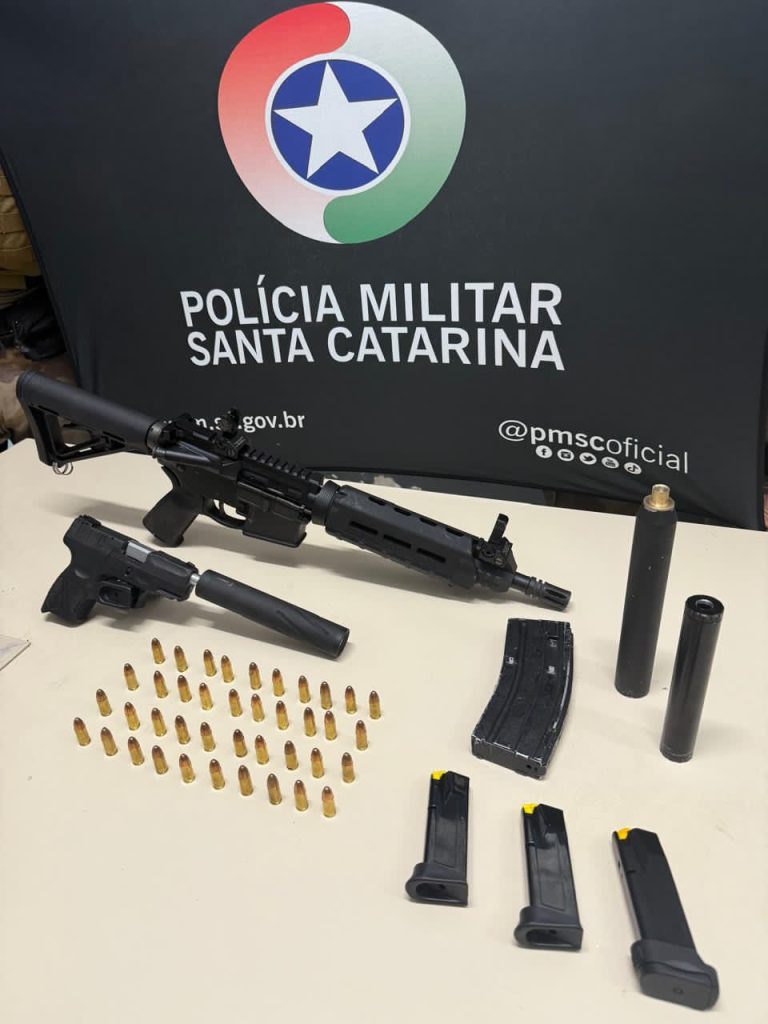 Fuzil AR-15 e Pistola Taurus são apreendidos em operação da Polícia Militar