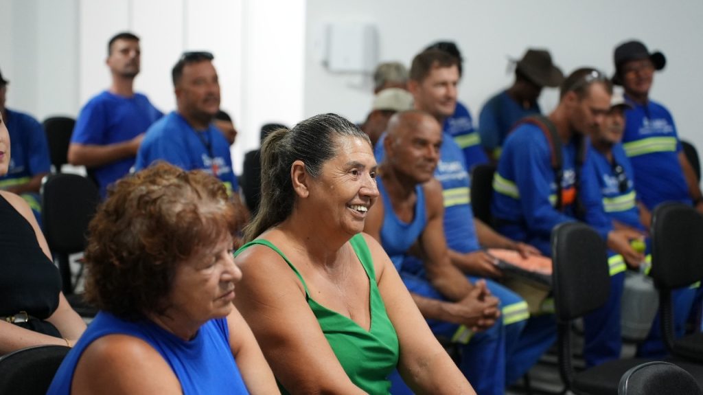 Penha capacita prestadores de serviço e associações de moradores sobre ‘Educação Ambiental’ para o ‘Programa Bandeira Azul’