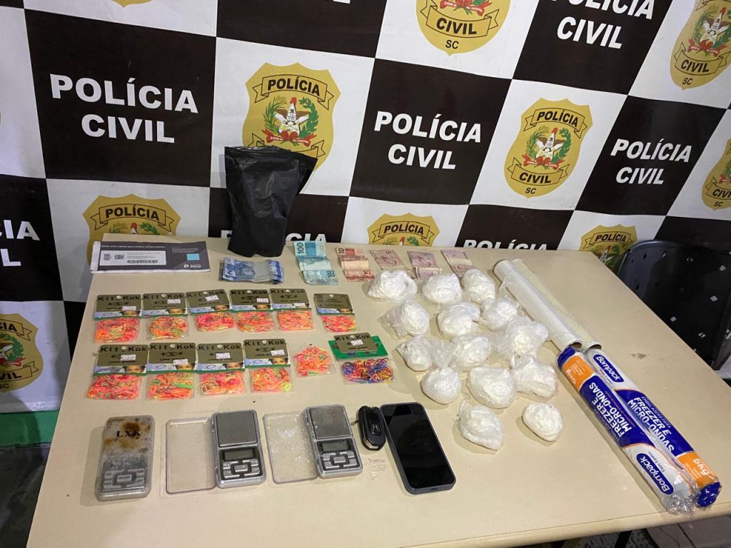 VÍDEO – Cinco são presos em operação da DIC contra o tráfico em BC e Camboriú