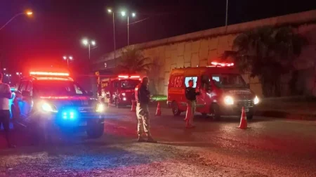 VÍDEO – Paranaense é atropelado e morto na marginal da BR-101 em Barra Velha; motociclista foge do local