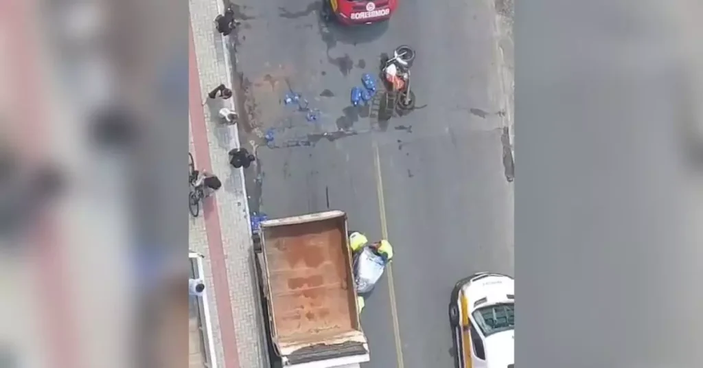 Entregador é esmagado e morto em acidente envolvendo caminhão caçamba