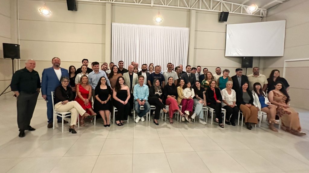 Associação de Comunicadores se torna estadual em evento que celebra o Dia da Comunicação em SC