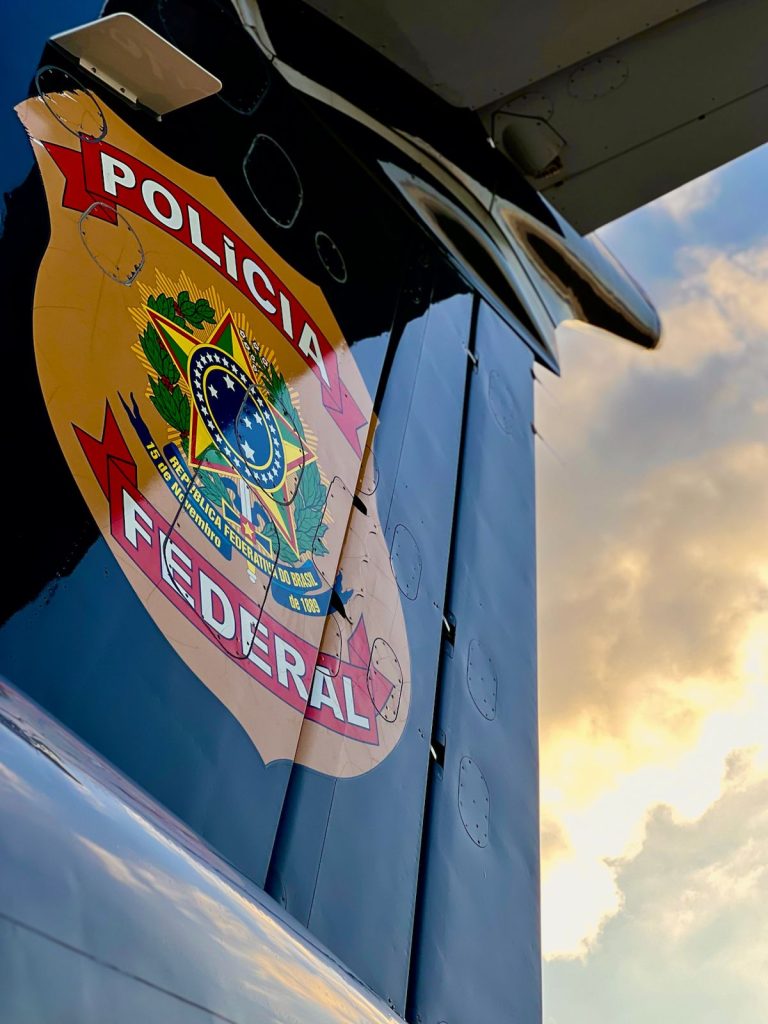 Polícia Federal extradita cidadão chinês investigado por fraudes fiscais