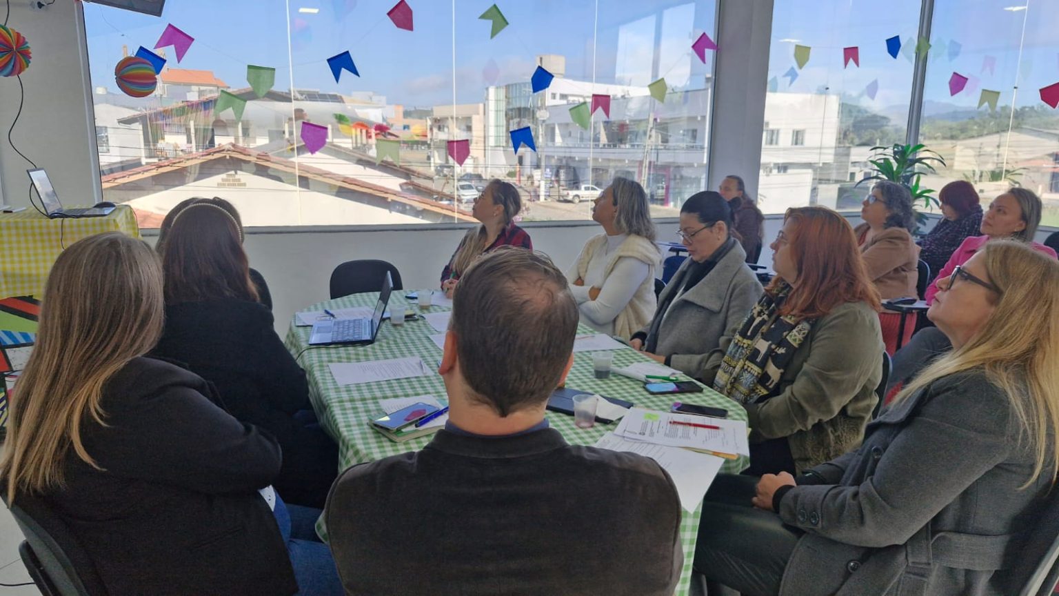 São João do Itaperiú sedia reunião da Comissão Intergestores Regional para discutir entraves da saúde no Vale do Itapocu