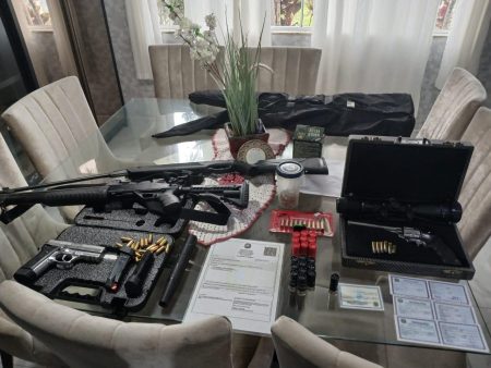 Polícia Civil apreende armas de fogo, munições e silenciador