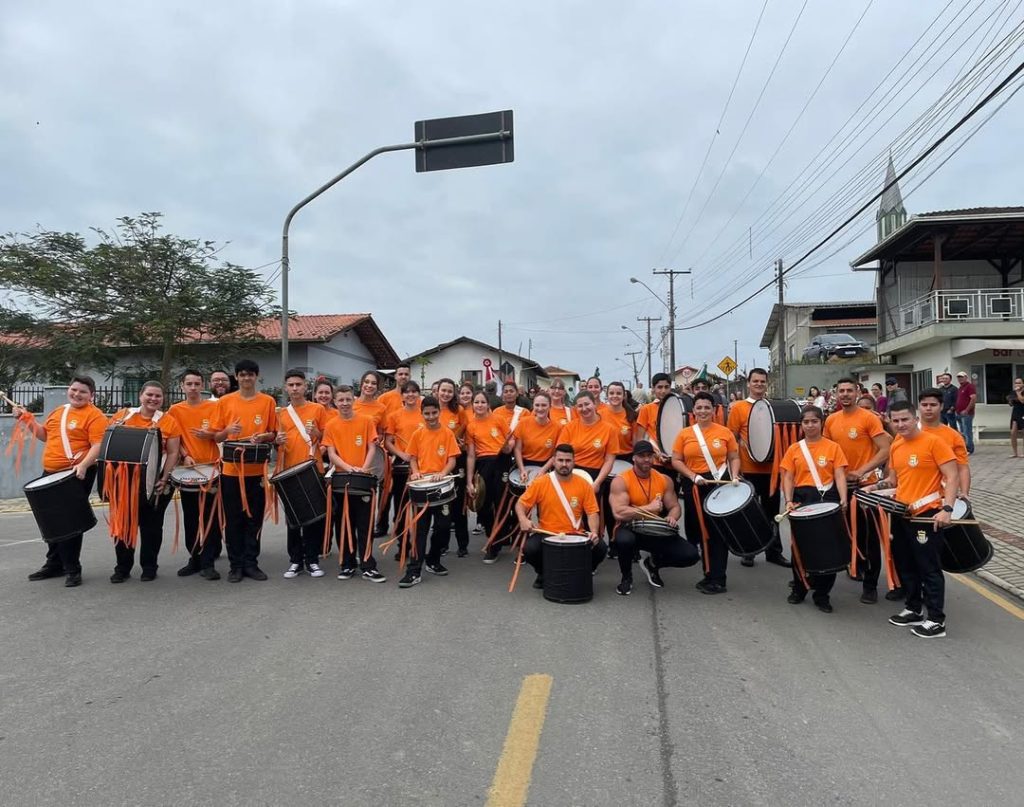 Fanfarra Municipal de São João do Itaperiú retoma atividades com convite especial a alunos da rede estadual