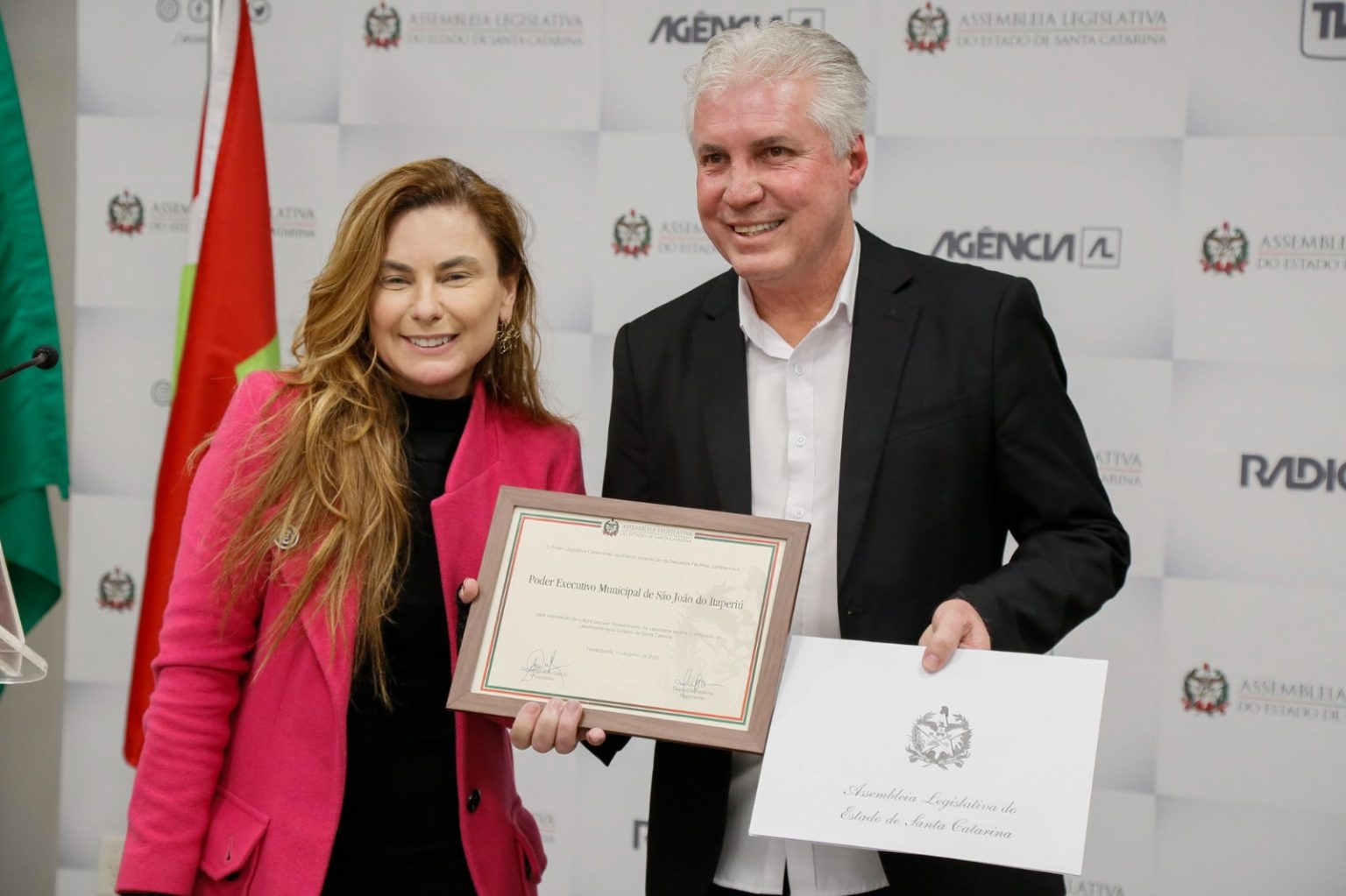 Alesc homenageia ‘Festa da Maior Fogueira do Sul do País’ de São João de São João do Itaperiú