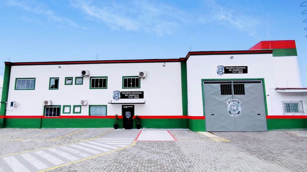 Suspeito de engravidar a própria filha e violentar a filha/neta é encontrado morto dentro de presídio